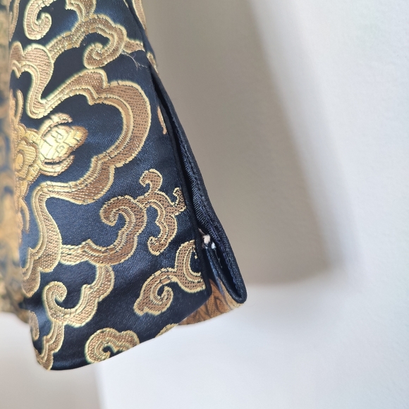 Gold and Black vintage blouse with mandarin collar and Chinese knot buttoms - Picture 4 of 16